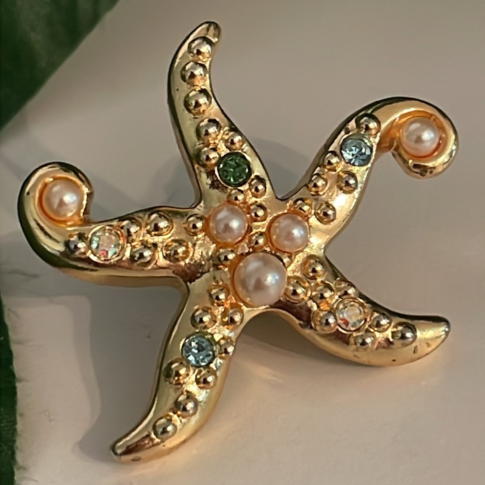 Vintage Avon Starfish Pin!